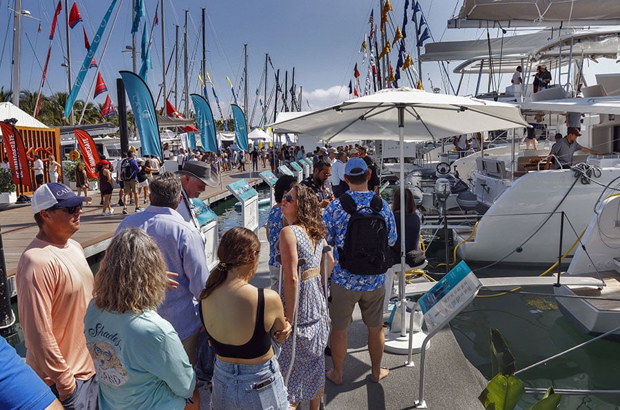 Boat show outlet